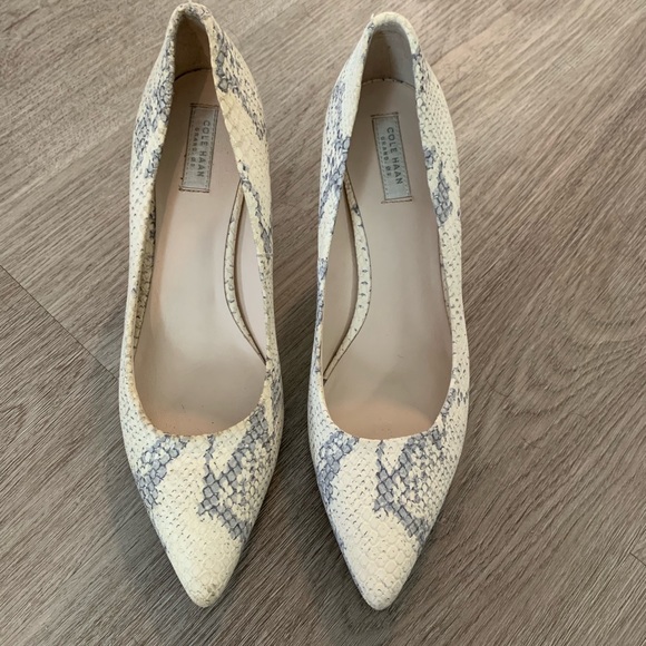 Low heels - Picture 1 of 3